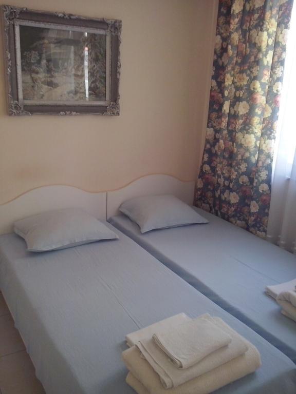 נסבר Guest House Preslav חדר תמונה